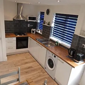 https://broxtowe-house-3-bed-house-parking-nottingham.hotelsin-nottingham.com